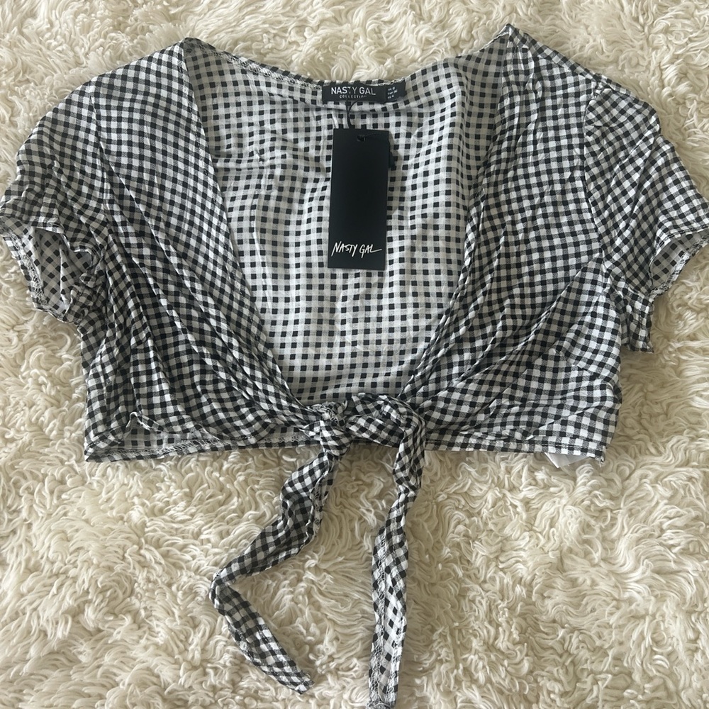 Nasty Gal Black and White Puff Sleeve Crop Blouse